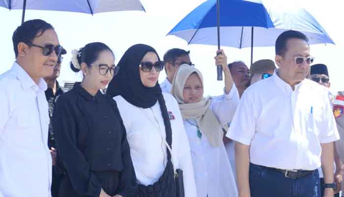 Irman Gusman: Transformasikan Pariwisata Mentawai Menjadi Ikon Wisata Dunia 2 Anggota DPD RI dari Sumatera Barat, Irman Gusman melakukan kunjungan kerja ke Kepulauan Mentawai