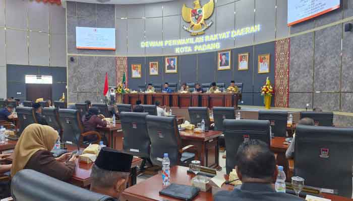 Wawako Maigus Nasir Sampaikan Rancangan APBD TA 2026 ke DPRD Kota Padang 3 Rapat paripurna DPRD Kota Padang