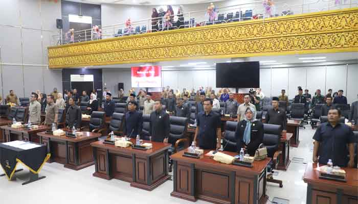 Suasana Rapat Paripurna DPRD Kota Padang dengan agenda penyampaian pendapat akhir Fraksi-fraksi tentang Ranperda APBD TA 2026