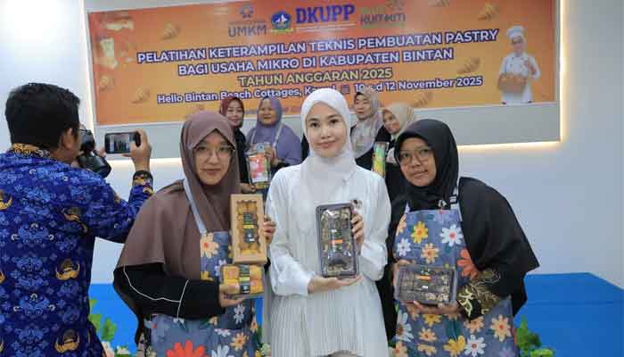 Pelatihan Keterampilan Pembuatan Pastry bagi UMKM, Ketua TP PKK Bintan: Ini Peluang Usaha Kuliner! 2 Ketua TP PKK Kabupaten Bintan, Hafizha Rahmadhani membuka pelatihan keterampilan pembuatan pastry bagi UMKM sektor kuliner