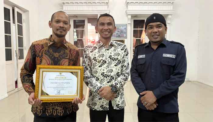 Pemko Padang Panjang Raih Penghargaan Keterbukaan Informasi Publik dan Paritrana Award 2025 2 Pemko Padang Panjang Raih Penghargaan Keterbukaan Informasi Publik