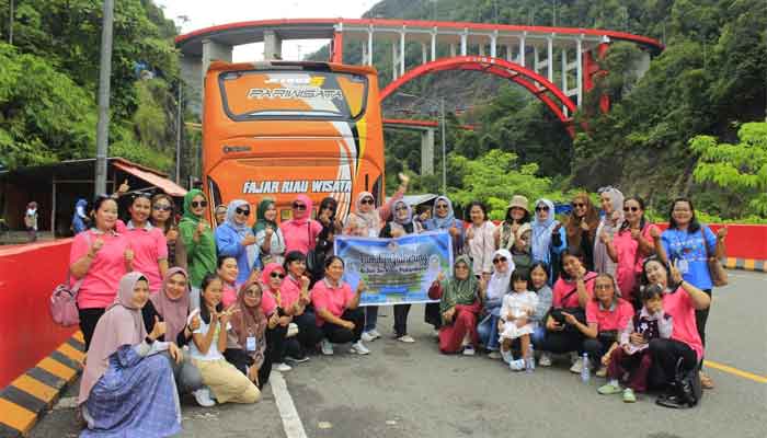 TPMB bersama PC IBI Kota Pekanbaru Gelar Family Gathering ke Sumatera Barat 2 Family Gathering TPMB bersama PC IBI Kota Pekanbaru di Kelok 9 Kabupaten Limapuluh Kota