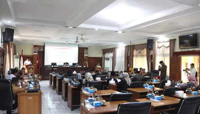 Pemko dan DPRD Bukittinggi Sepakati KUA PPAS APBD 2026 3 Suasana rapat paripurna DPRD Bukittinggi.