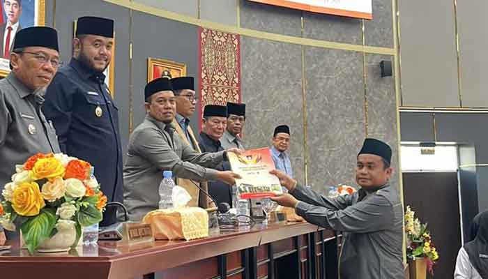 Fraksi-fraksi DPRD Kota Padang Sampaikan Pendapat Akhir tentang Ranperda Penyelenggaraan Pangan 3 Fraksi fraksi DPRD Kota Padang Sampaikan Pendapat Akhir tentang Ranperda Penyelenggaraan Pangan3