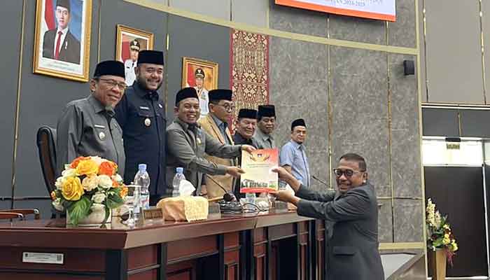 Fraksi-fraksi DPRD Kota Padang Sampaikan Pendapat Akhir tentang Ranperda Penyelenggaraan Pangan 5 Fraksi fraksi DPRD Kota Padang Sampaikan Pendapat Akhir tentang Ranperda Penyelenggaraan Pangan9