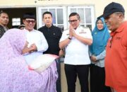 Pemko Bukittinggi dan Anggota DPRD Sumbar Salurkan Bantuan untuk Warga Terdampak Banjir di Jorong Uba Agam 11 Pemko Bukittinggi dan Anggota DPRD Sumbar Salurkan Bantuan untuk Warga Terdampak Banjir di Jorong Uba, Nagari Koto Tangah, Kecamatan Tilatang Kamang, Kabupaten Agam