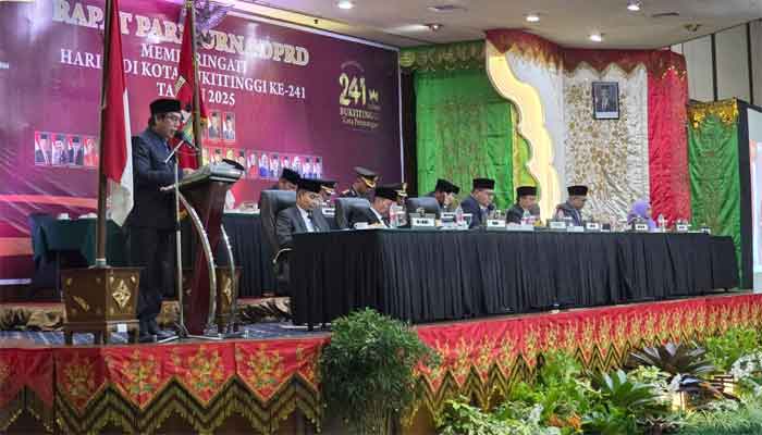 Pembacaan Kronologis HJK Bukittinggi ke-241 tahun 2025 oleh Zulhamdi Nova Chandra.