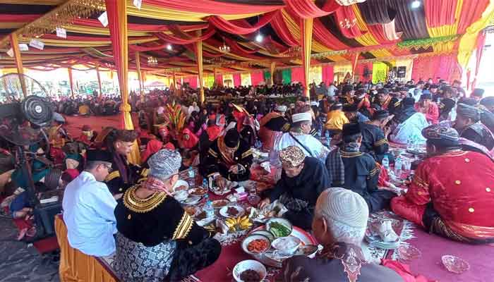 Ketua DPRD Susi Haryati Pimpin Rapat Paripurna Istimewa HUT Kota Sawahlunto ke-137 2 Makan bajamba HUT Kota Sawahlunto ke-137