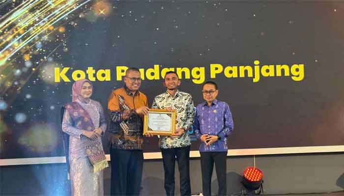 1 Tahun Kepemimpinan Hendri Arnis-Allex Saputra di Padang Panjang: Kerja Nyata Membangun Kota Serambi Mekah 4 1 Tahun Kepemimpinan Hendri Arnis-Allex Saputra di Padang Panjang