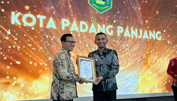 1 Tahun Kepemimpinan Hendri Arnis-Allex Saputra di Padang Panjang: Kerja Nyata Membangun Kota Serambi Mekah 2 1 Tahun Kepemimpinan Hendri Arnis-Allex Saputra di Padang Panjang