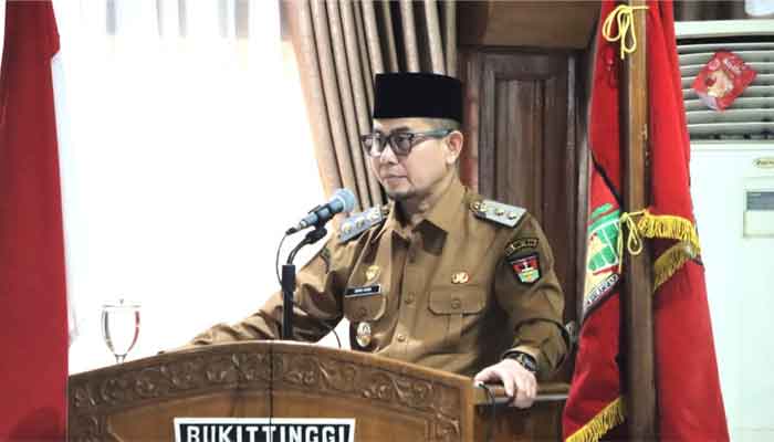 DPRD Kota Bukittinggi Bahas Dua Ranperda dalam Rapat Paripurna 3 Hari Berturut-turut 2 Wakil Wali Kota Bukittinggi, Ibnu Asis sampai hantaran 2 Ranperda.