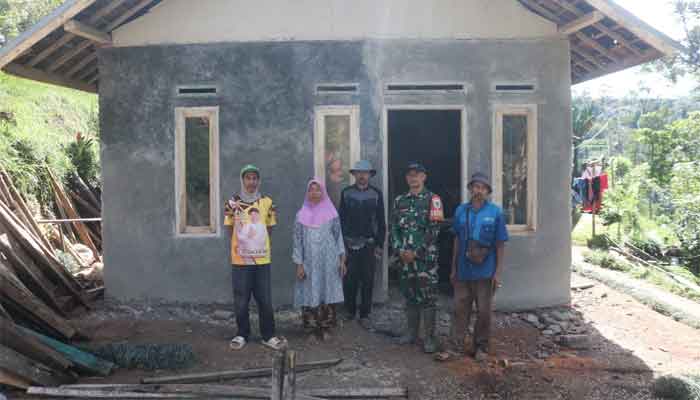 Program RTLH Satgas TMMD ke-127 Kodim 0624/Kabupaten Bandung di Desa Cipelah