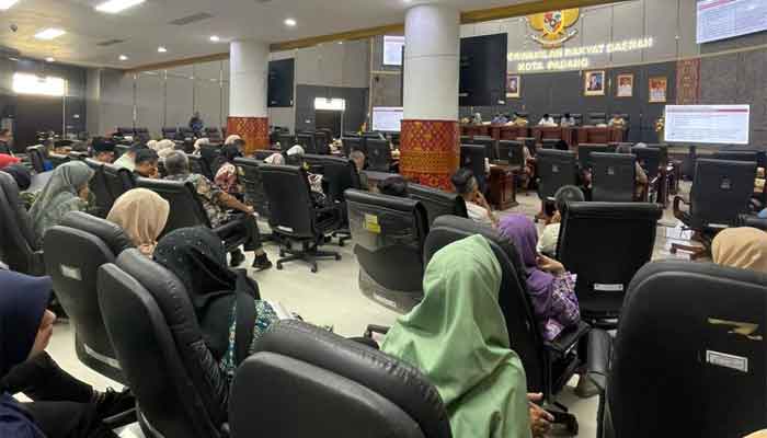 Sosialisasi Mekanisme Pokir, Anggota DPRD Kota Padang Dibekali Teknis Penginputan Usulan SIPD RI 2 Sosialisasi Mekanisme Pokok-pokok Pikiran DPRD Kota Padang
