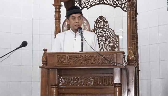 Ketua DPRD Kota Payakumbuh, Wirman Putra berikan sambutan saat memimpin Tim III Safari Ramadan ke Masjid Baitul Inabah, Kelurahan Padang Karambia, Kecamatan Payakumbuh Selatan