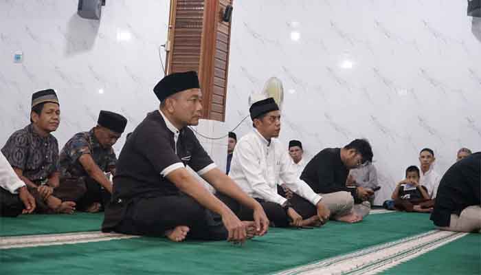 Ketua DPRD Kota Payakumbuh Pimpin Tim III Safari Ramadan ke Masjid Baitul Inabah Padang Karambia 2 Ketua DPRD Kota Payakumbuh, Wirman Putra saat Safari Ramadan di Masjid Baitul Inabah Padang Karambia