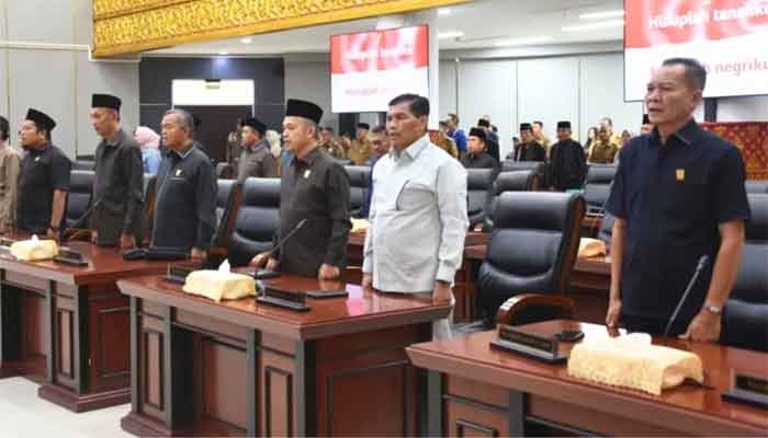 Wawako Maigus Nasir Sampaikan LKPJ 2025, Ketua DPRD Padang: Segera Dibahas Panitia Khusus 2 Anggota DPRD Kota Padang mengikuti rapat paripurna penyampaian LKPJ tahun anggaran 2025 oleh kepala daerah