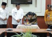 Pemkab Mentawai dan Pemko Solok Tandatangani MoU Kerja Sama komoditas