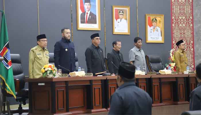 DPRD Kota Padang bersama Pemko Sepakati Pencabutan Perda Keuangan Kepala Daerah 2003 2 DPRD Kota Padang bersama Pemko Sepakati Pencabutan Perda Keuangan Kepala Daerah 2003
