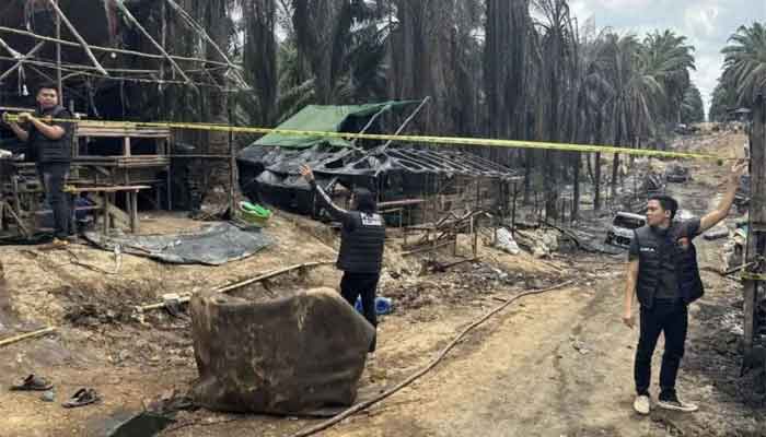 Polda Sumsel Gercep Tangani Kebakaran Hebat Sumur Minyak Ilegal di Lahan HGU PT Hindoli di Desa Tanjung Dalam Muba 2 Tim Gabungan Polda Sumsel turun ke lokasi kebakaran Sumur Minyak Ilegal di Lahan HGU PT Hindoli di Desa Tanjung Dalam, Kecamatan Keluang, Muba