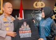 Rezka Oktoberia Dinobatkan Sebagai Sahabat Kapolda Sumbar 9 Rezka Oktoberia Dinobatkan Sebagai Sahabat Kapolda Sumbar