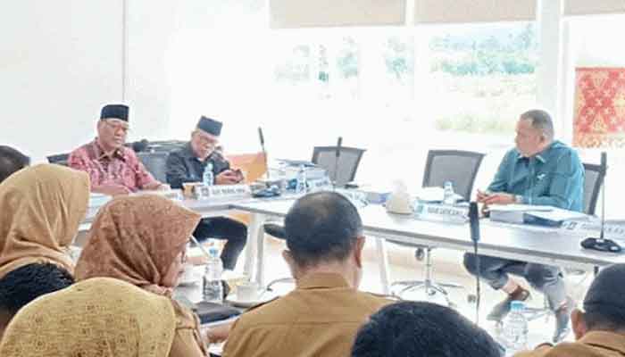 pansus i dprd padang bahas lkpj wako padang tahun anggaran 2025 bersama opd