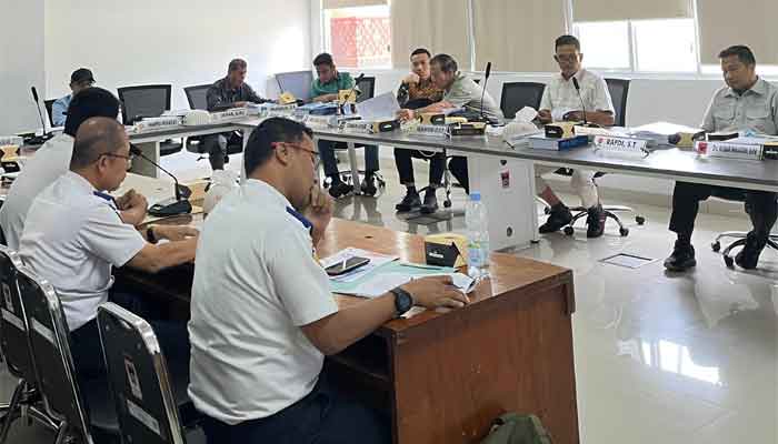 Bedah LKPJ Wako TA 2025, Empat Pansus DPRD Padang Sorot Efisiensi Anggaran dan Pendapatan Daerah 3 pansus iii dprd padang bahas lkpj wako padang tahun anggaran 2025 bersama opd
