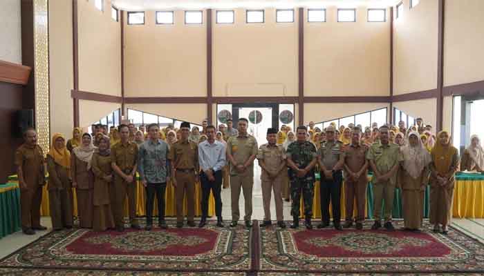 Bupati Sijunjung Buka Sosialisasi dan Penandatanganan Pakta Integritas SPMB
